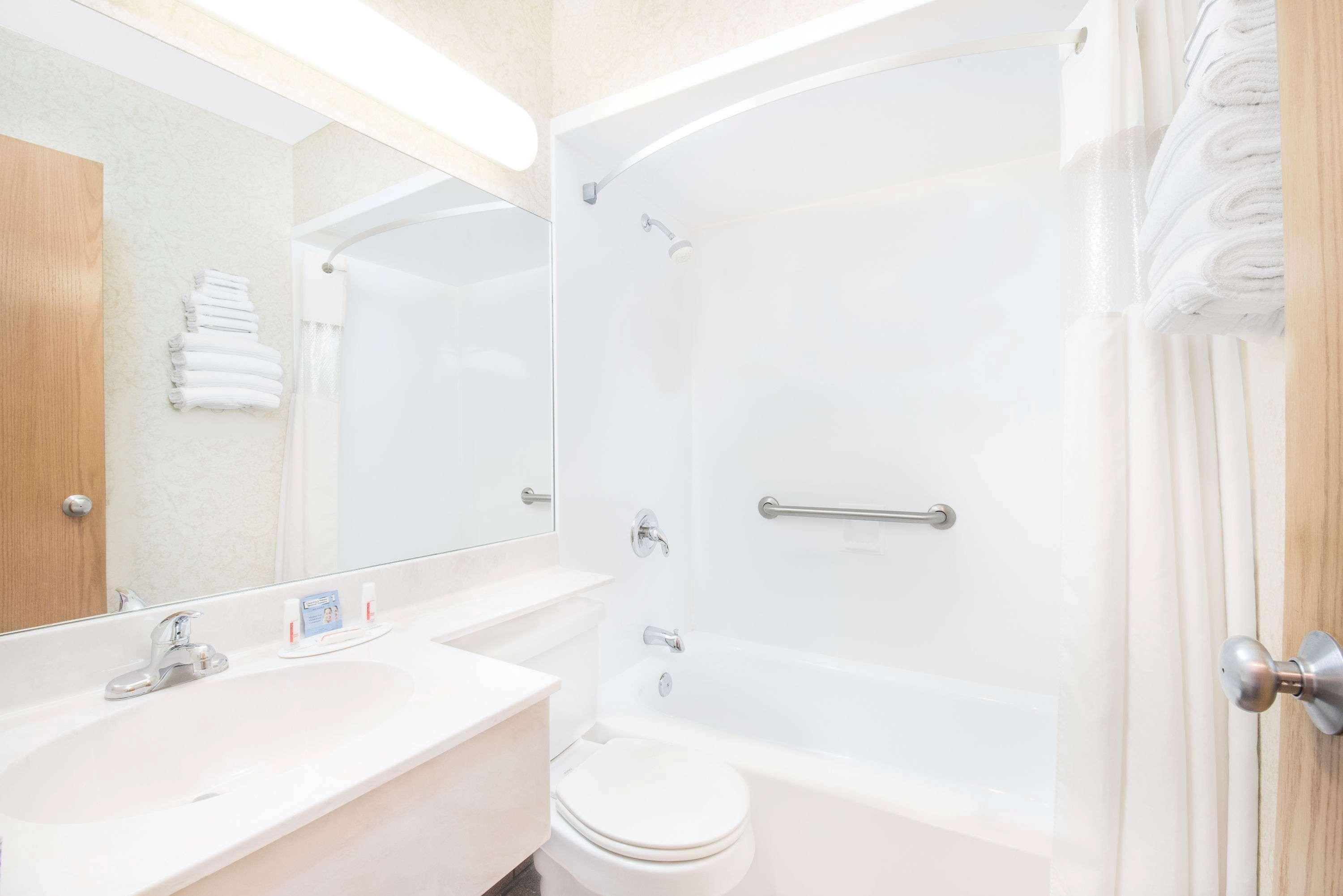 Days Inn By Wyndham West Рапид Сити Екстериор снимка