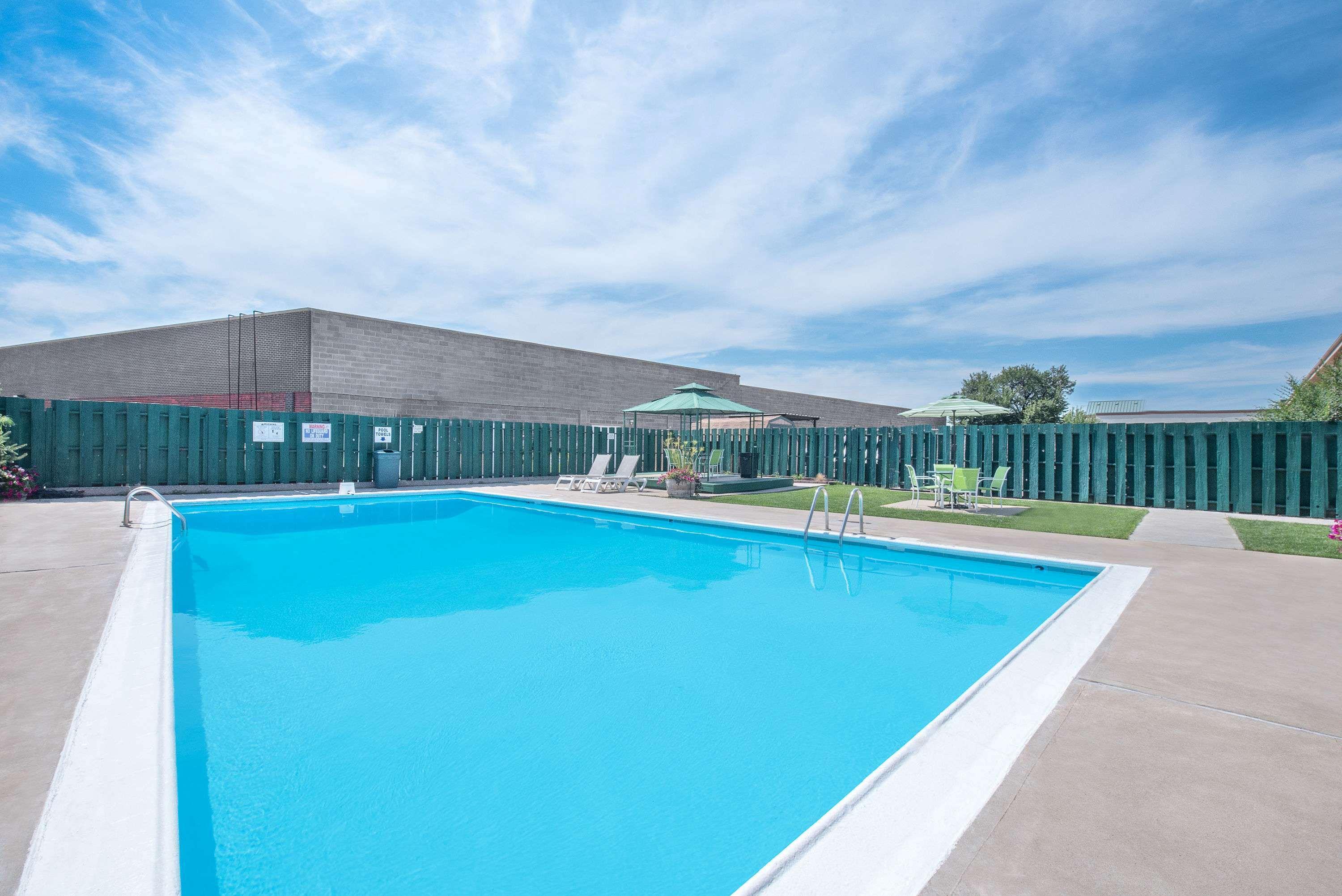 Days Inn By Wyndham West Рапид Сити Екстериор снимка