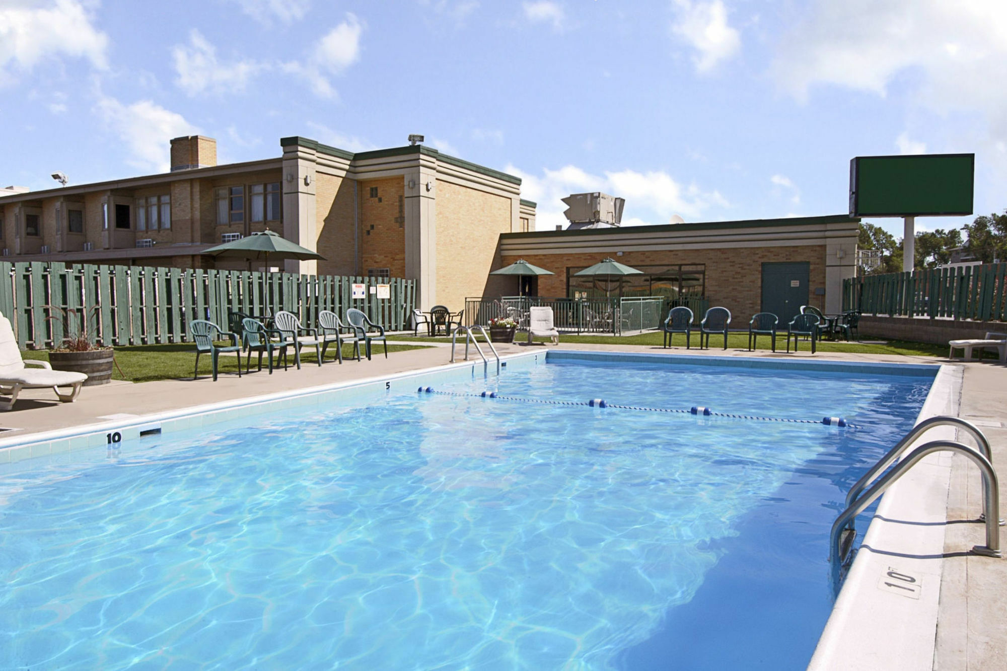 Days Inn By Wyndham West Рапид Сити Екстериор снимка